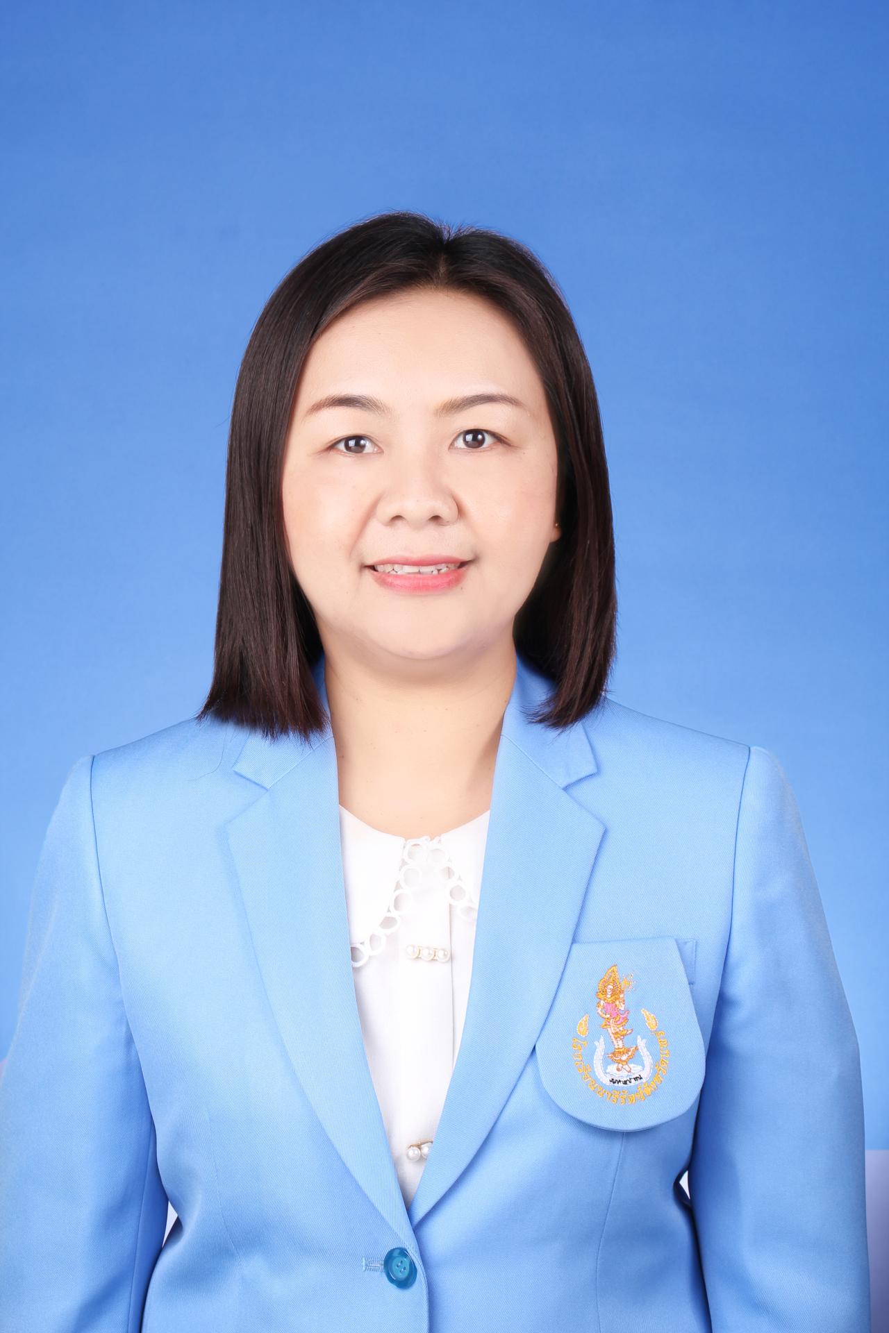 นางฉันท์หทัย    ชาญชัยวีระพันธุ์ 